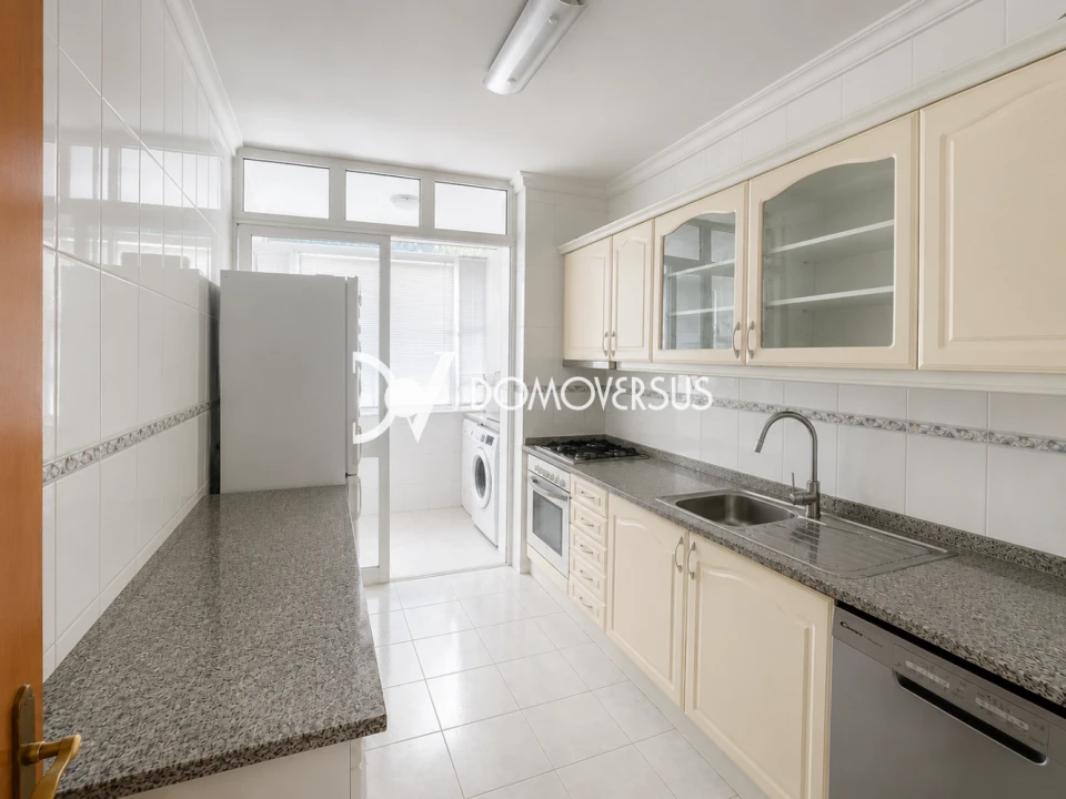 Apartamento T2 para Venda em Alfena Foto 4