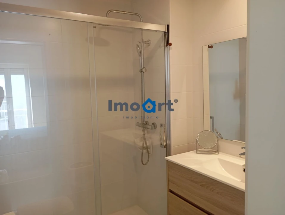 Apartamento T2 para Venda em Gião Foto 16
