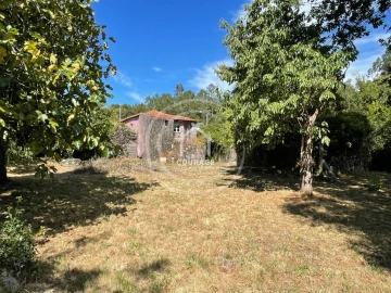 Moradia T3 para Venda em Romarigães
