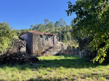 Moradia T3 para Venda em Romarigães