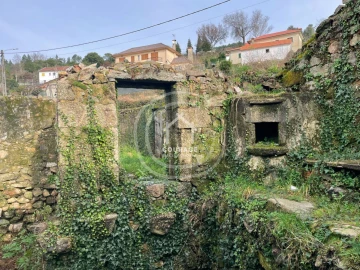 Moradia T2 para Venda em Insalde e Porreiras