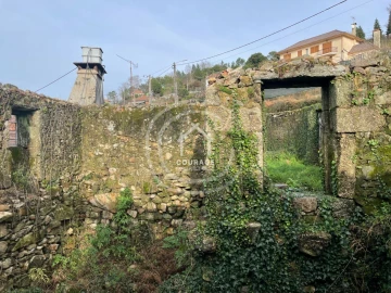 Moradia T2 para Venda em Insalde e Porreiras