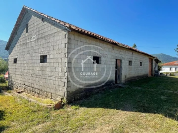 Terreno para Venda em Arcozelo