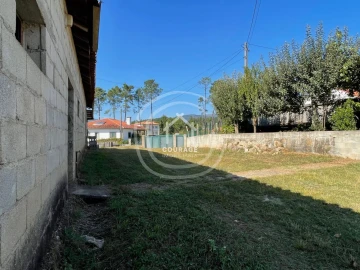 Terreno para Venda em Arcozelo