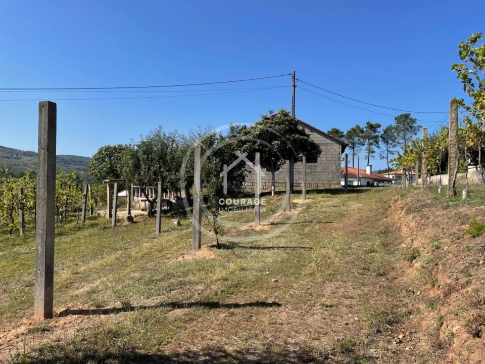 Terreno para Venda em Arcozelo Foto 10