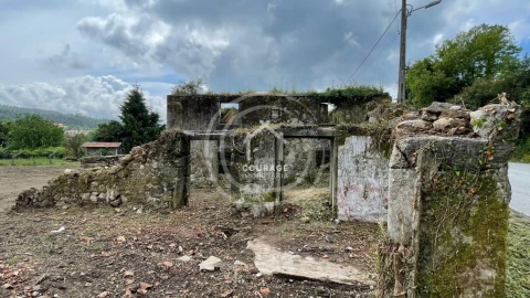 Moradia T3 para Venda em Candemil e Gondar