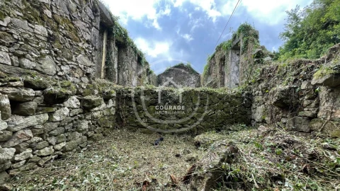 Moradia T3 para Venda em Candemil e Gondar
