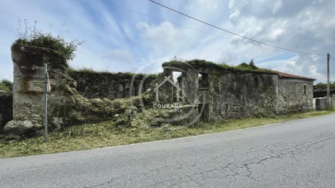 Moradia T3 para Venda em Candemil e Gondar