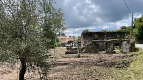 Moradia T3 para Venda em Candemil e Gondar