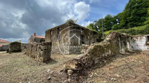 Moradia T3 para Venda em Candemil e Gondar