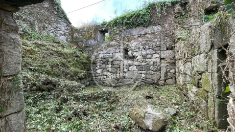 Moradia T3 para Venda em Candemil e Gondar
