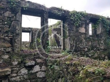 Moradia T3 para Venda em Candemil e Gondar