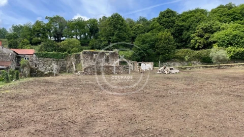Moradia T3 para Venda em Candemil e Gondar