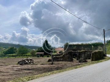 Moradia T3 para Venda em Candemil e Gondar
