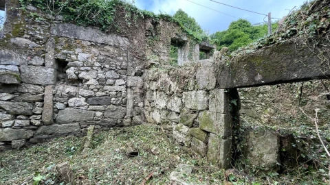 Moradia T3 para Venda em Candemil e Gondar