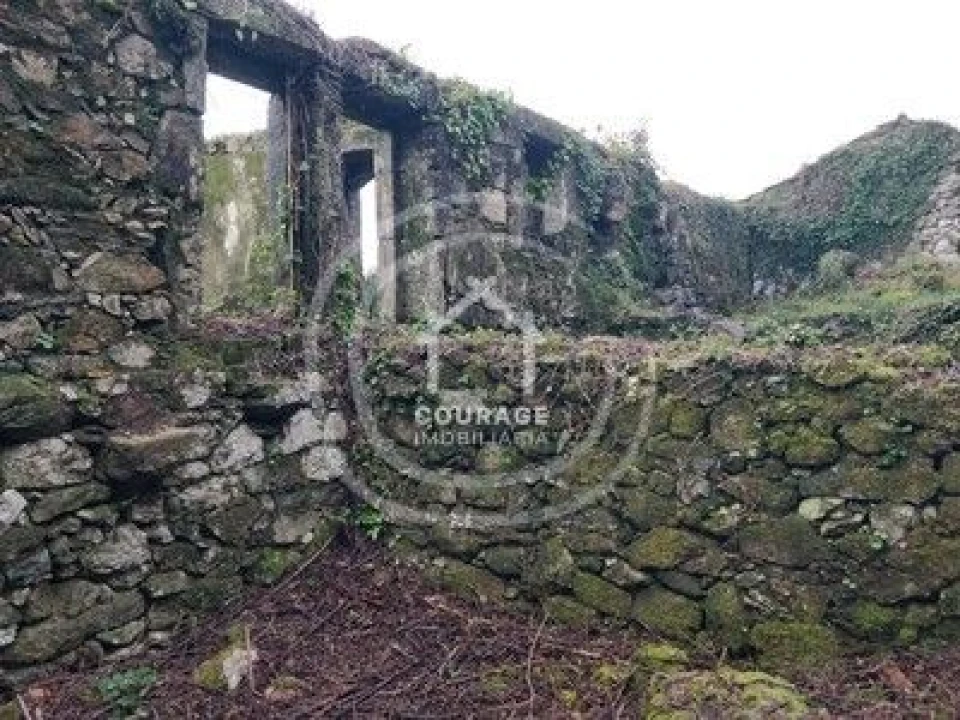 Moradia T3 para Venda em Candemil e Gondar Foto 12