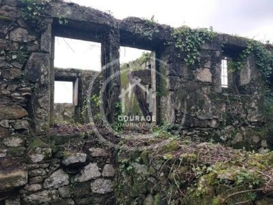 Moradia T3 para Venda em Candemil e Gondar Foto 8