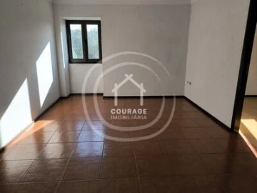 Moradia T3 para Venda em Romarigães