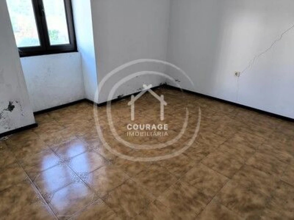 Moradia T3 para Venda em Romarigães Foto 8