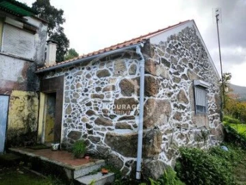 Moradia T2 para Venda em Cornes