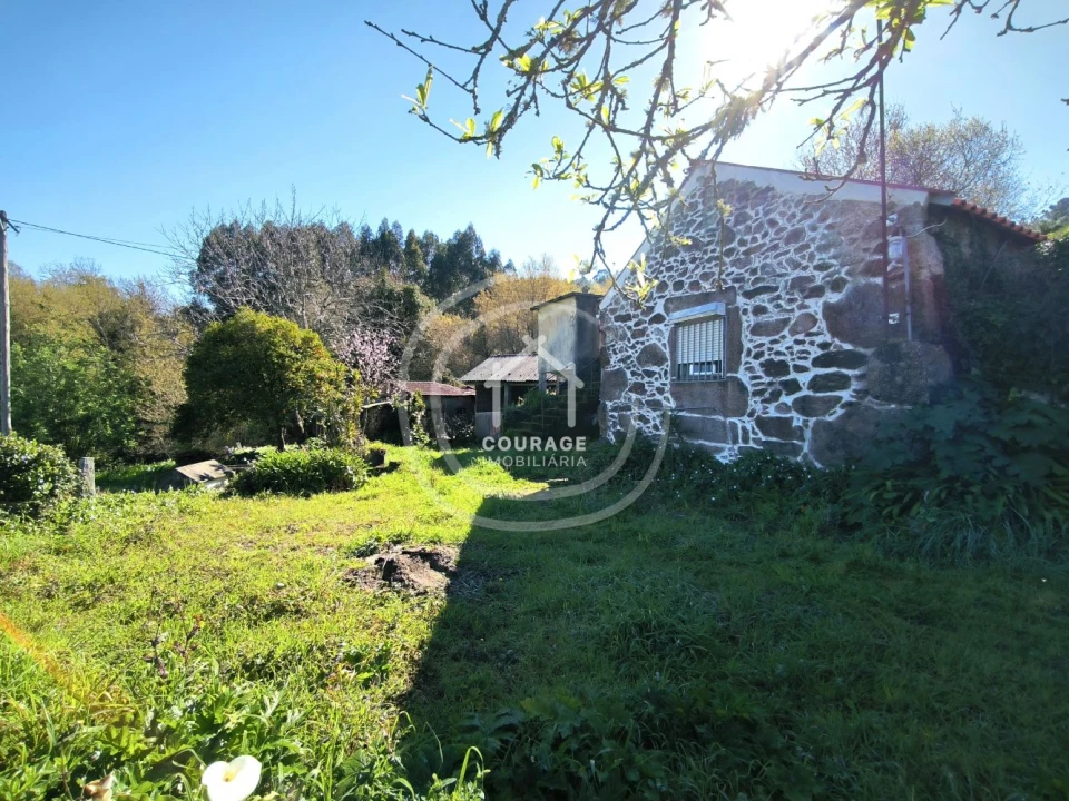 Moradia T2 para Venda em Cornes Foto 3