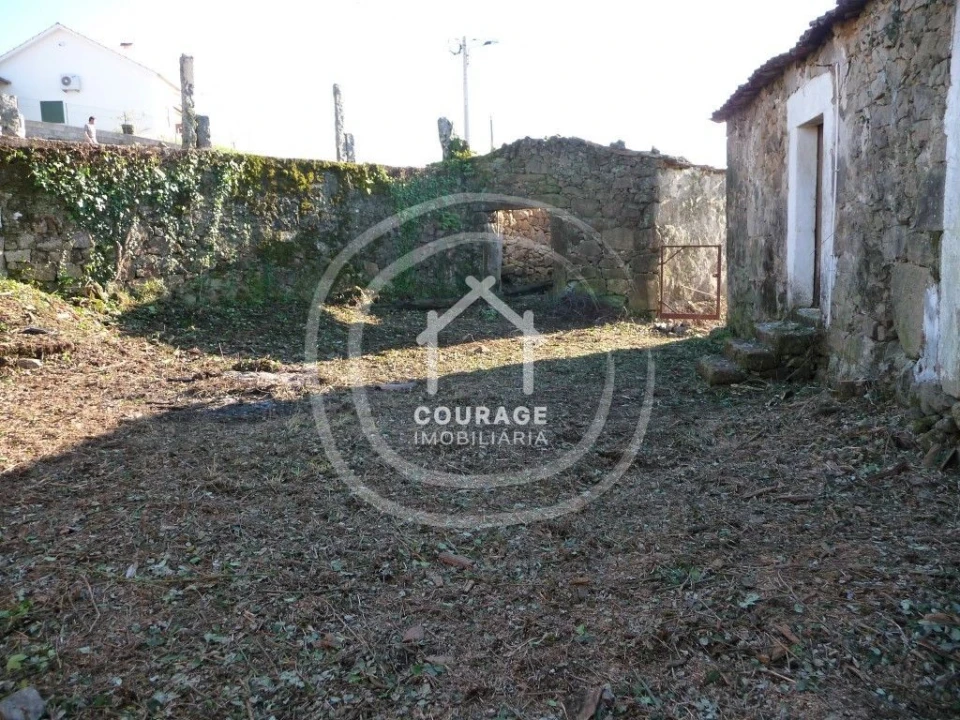 Moradia T3 para Venda em Agualonga Foto 21
