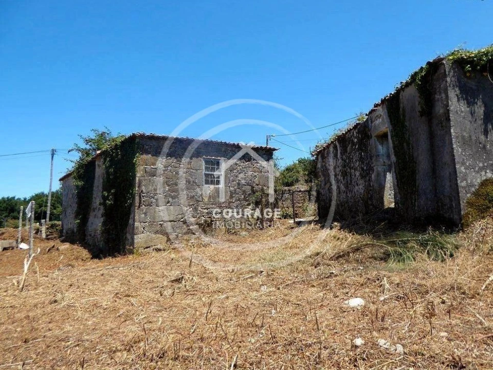 Moradia T3 para Venda em Agualonga Foto 1