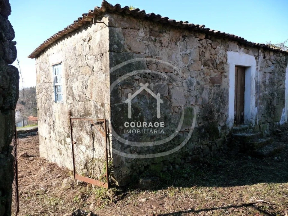 Moradia T3 para Venda em Agualonga Foto 8