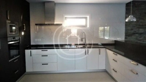 Moradia T3 para Venda em Agualonga