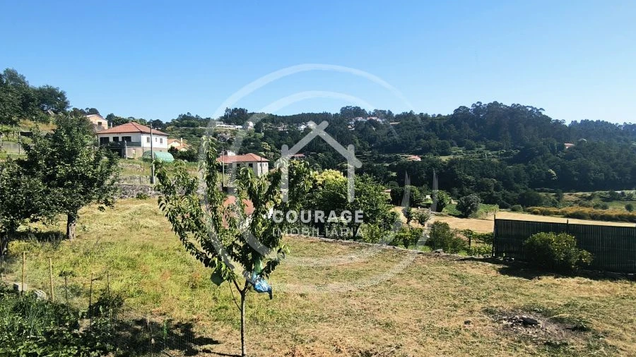 Terreno para Venda em Paredes de Coura e Resende
