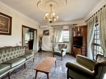 Moradia T4 para Venda em São Pedro de Arcos