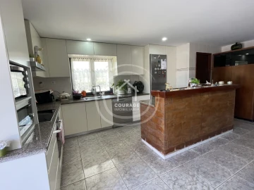 Moradia T5 para Venda em Cunha