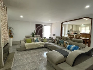 Moradia T5 para Venda em Cunha