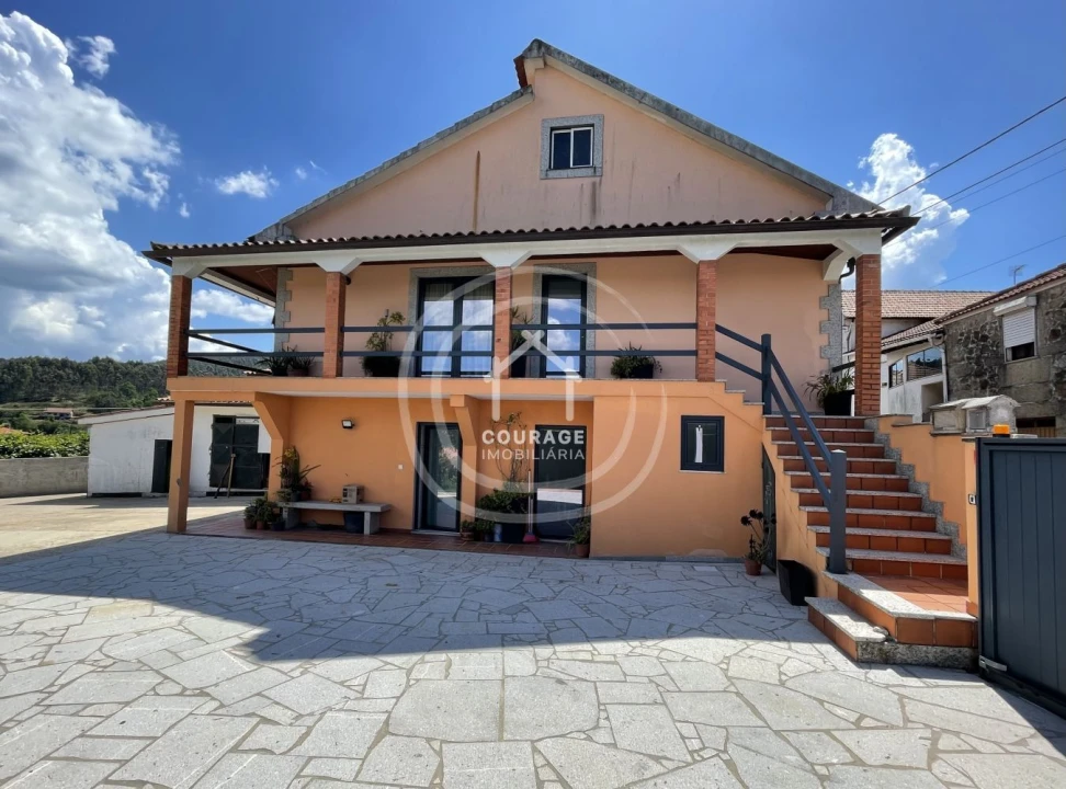 Moradia T5 para Venda em Cunha Foto 3