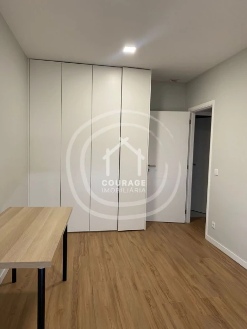 Apartamento T3 para Arrendamento em Darque