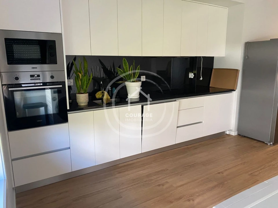 Apartamento T3 para Arrendamento em Darque Foto 2