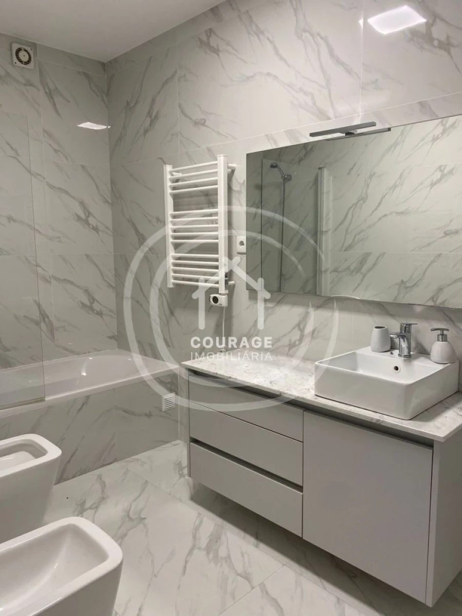Apartamento T3 para Arrendamento em Darque Foto 14