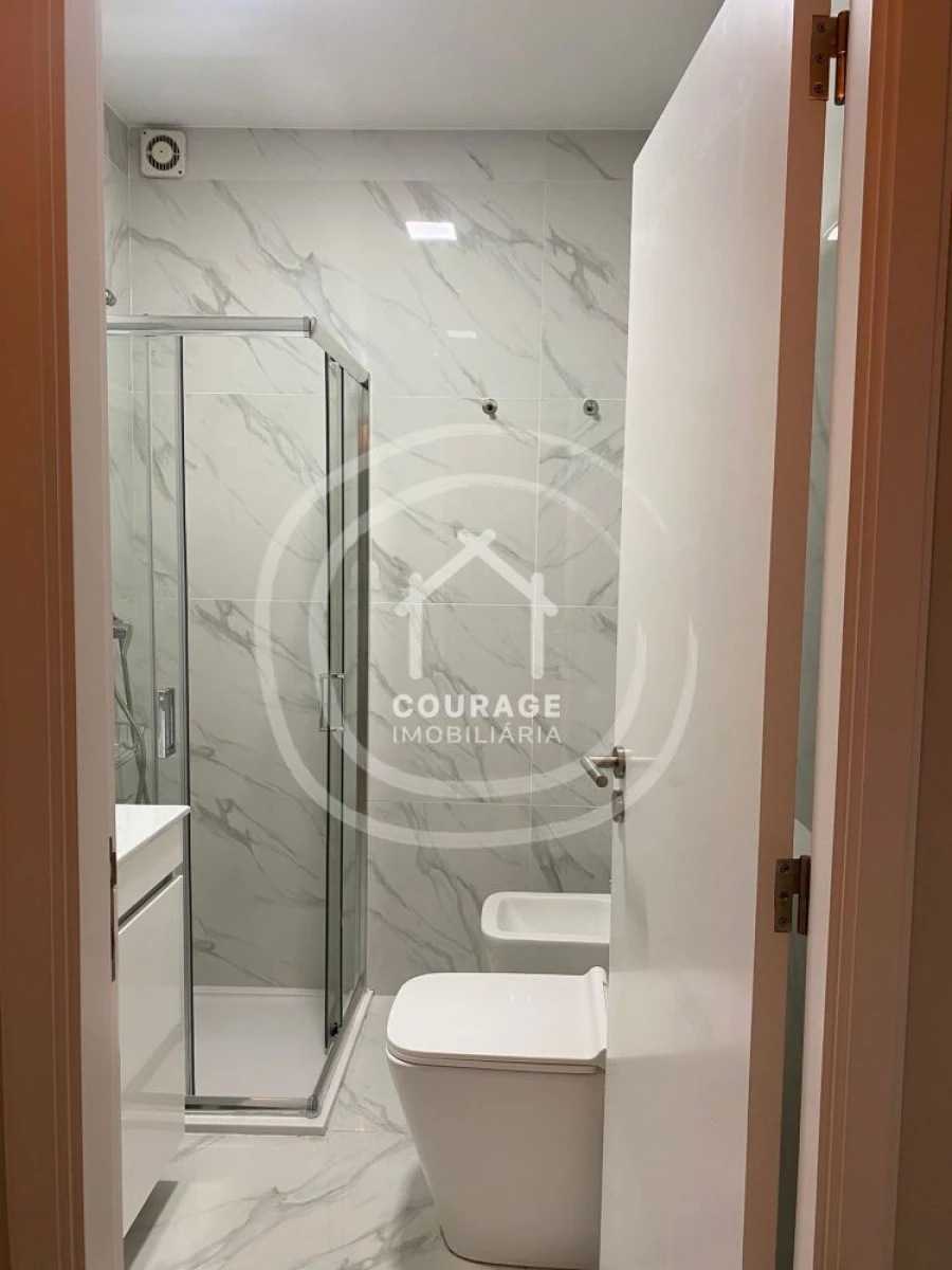Apartamento T3 para Arrendamento em Darque Foto 22