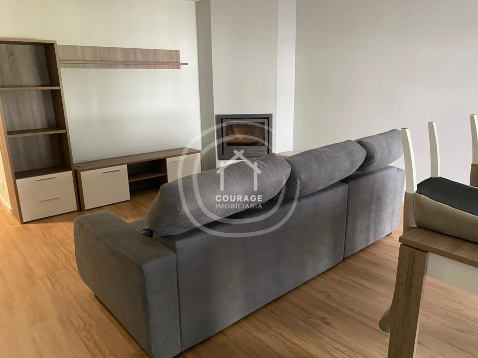 Apartamento T3 para Arrendamento em Darque Foto 3