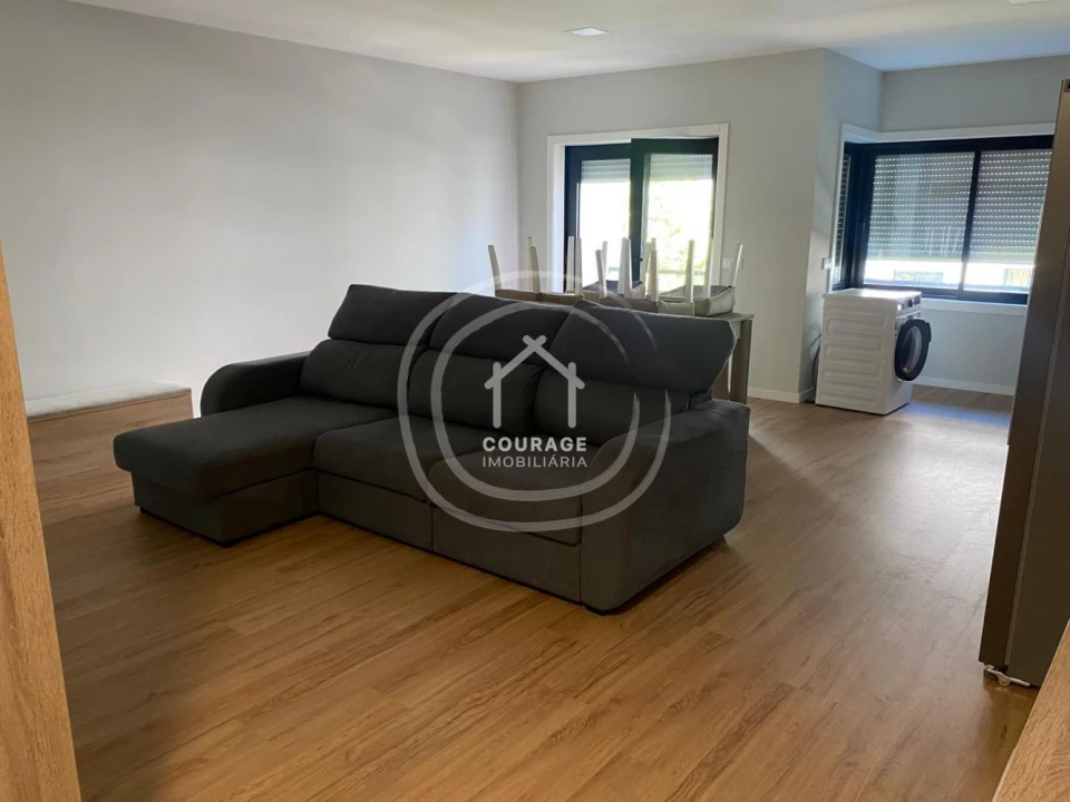 Apartamento T3 para Arrendamento em Darque Foto 4