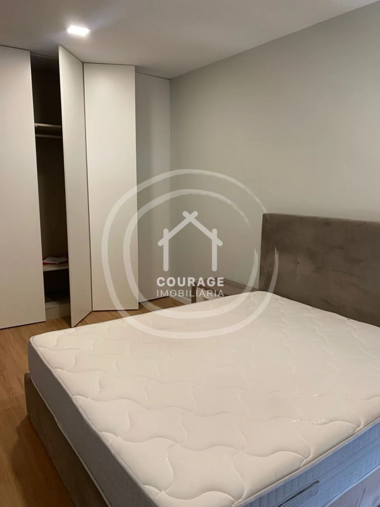 Apartamento T3 para Arrendamento em Darque Foto 11