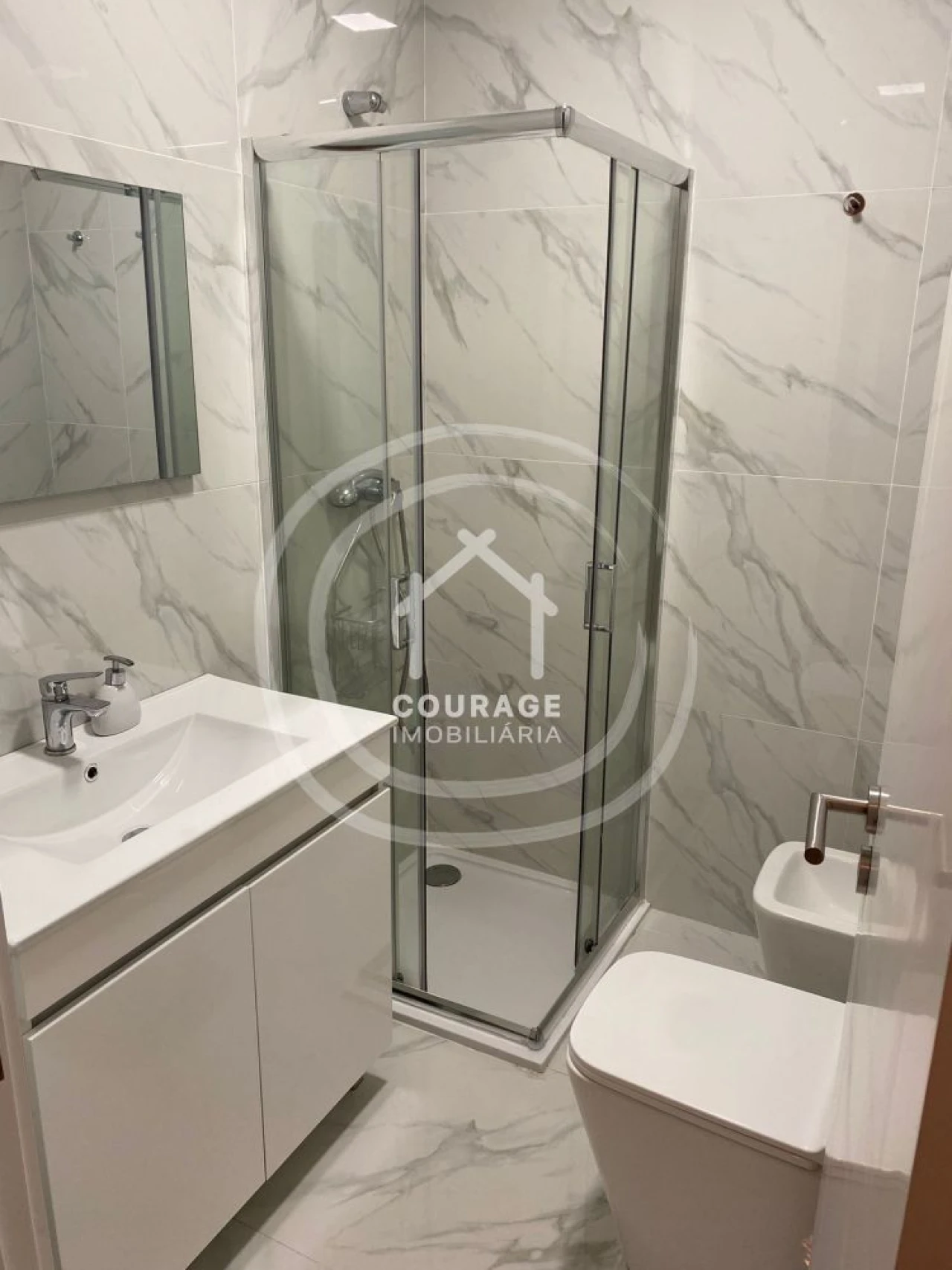 Apartamento T3 para Arrendamento em Darque Foto 15