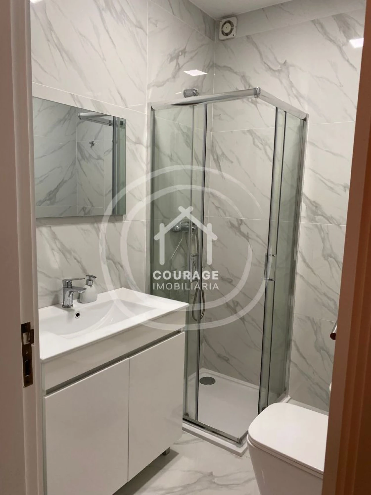 Apartamento T3 para Arrendamento em Darque Foto 21