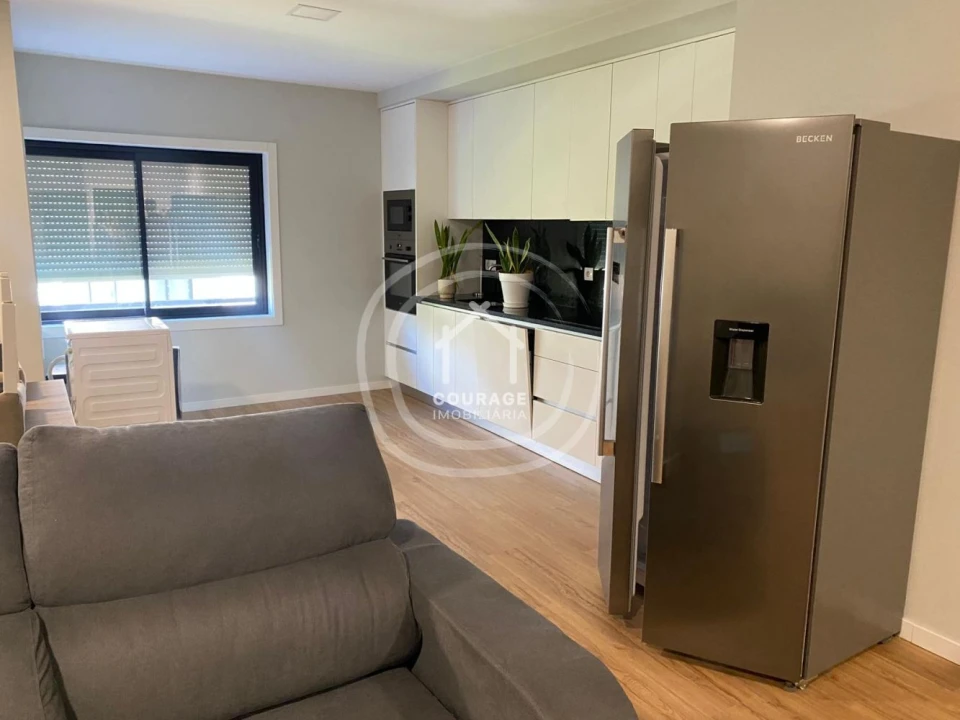 Apartamento T3 para Arrendamento em Darque Foto 1