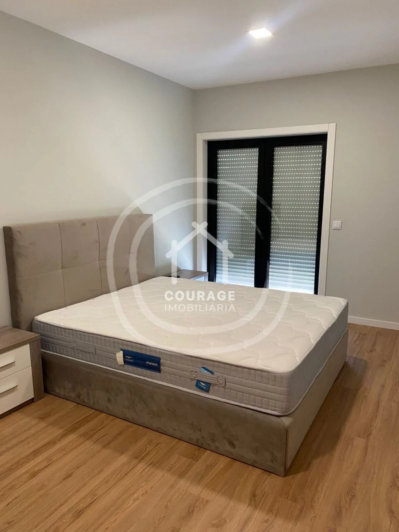 Apartamento T3 para Arrendamento em Darque Foto 9