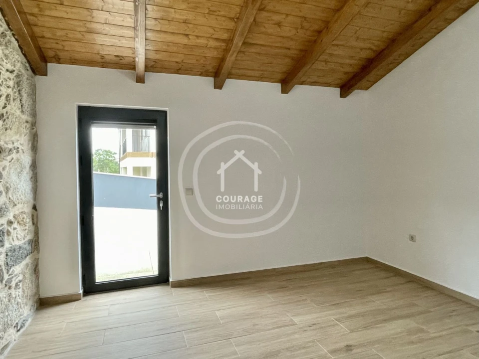 Moradia T3 para Venda em Candemil e Gondar Foto 18