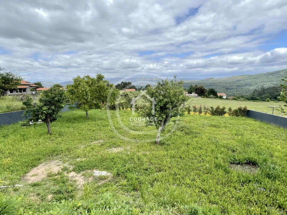 Moradia T3 para Venda em Candemil e Gondar Foto 37