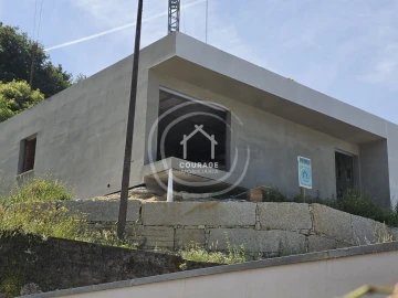 Moradia T2 para Venda em Paredes de Coura e Resende
