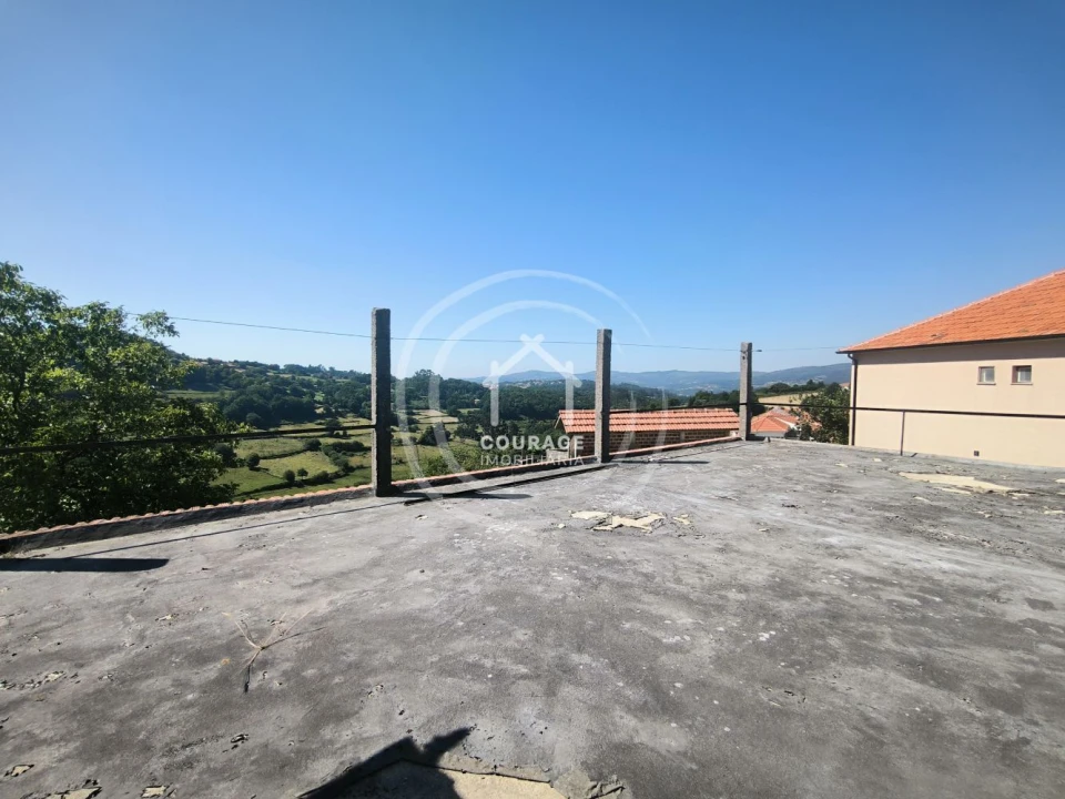 Moradia T3 para Venda em Bico e Cristelo Foto 2
