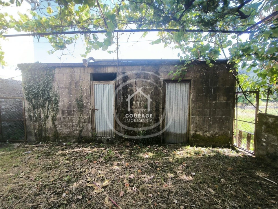 Moradia T3 para Venda em Coura Foto 19